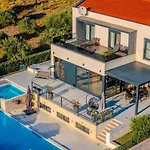 Modern With Private Swimming Pool Vrana (Zadar)