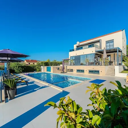 Modern With Private Swimming Pool Vrana (Zadar)