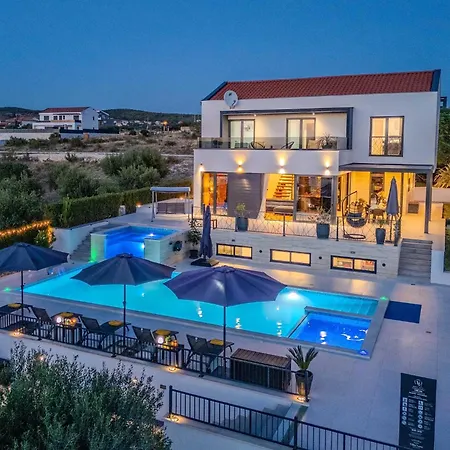 Modern With Private Swimming Pool Villa Vrana (Zadar)