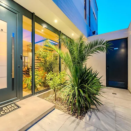 Modern With Private Swimming Pool Villa *