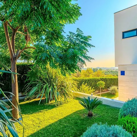 Modern With Private Swimming Pool Villa