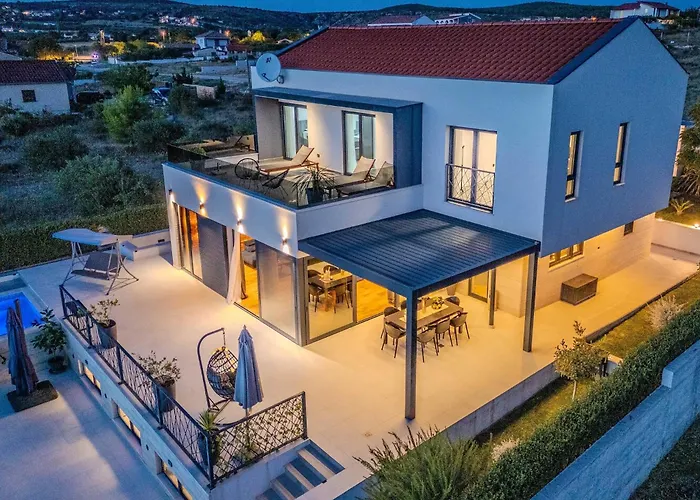 Вилла Modern With Private Swimming Pool *