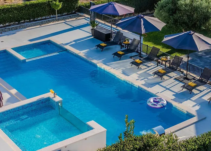 Modern With Private Swimming Pool Vrana (Zadar)
