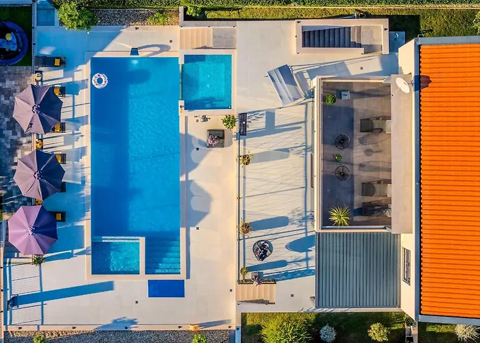 Modern With Private Swimming Pool Vrana (Zadar)