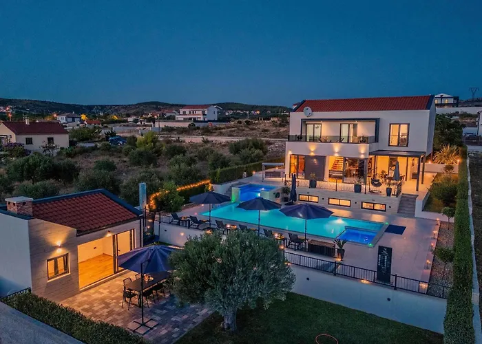Modern With Private Swimming Pool Villa