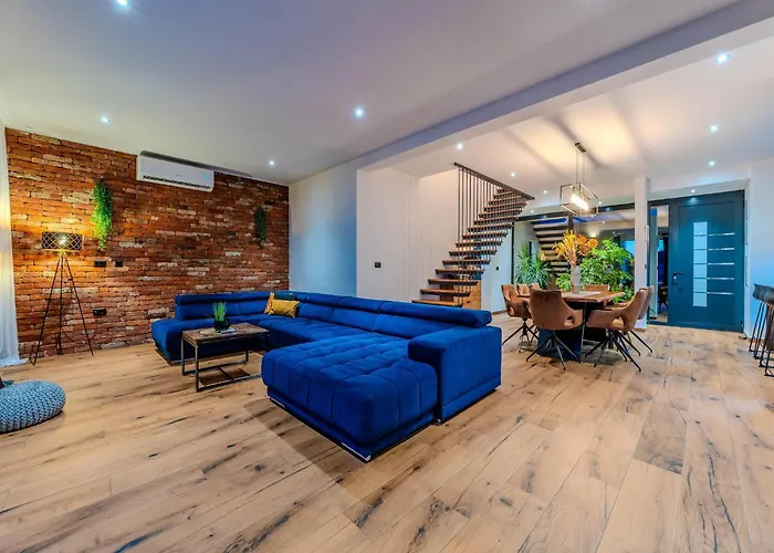 Modern With Private Swimming Pool *