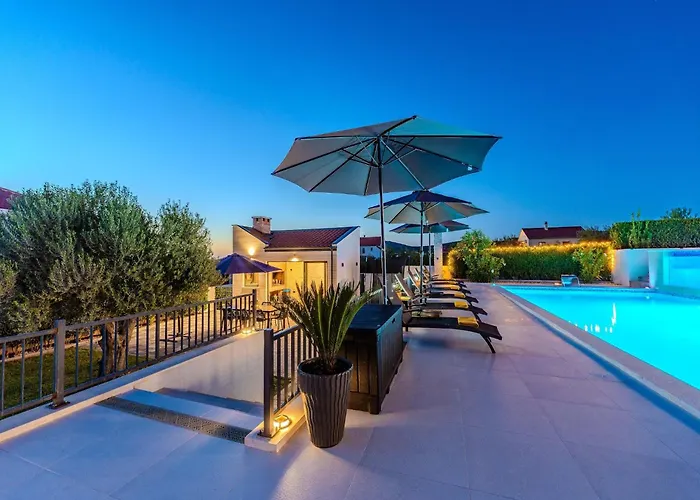 别墅 Modern With Private Swimming Pool *