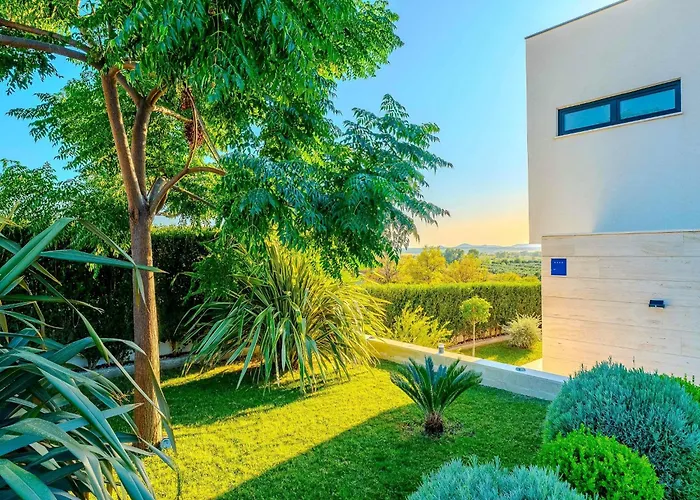 Modern With Private Swimming Pool Villa